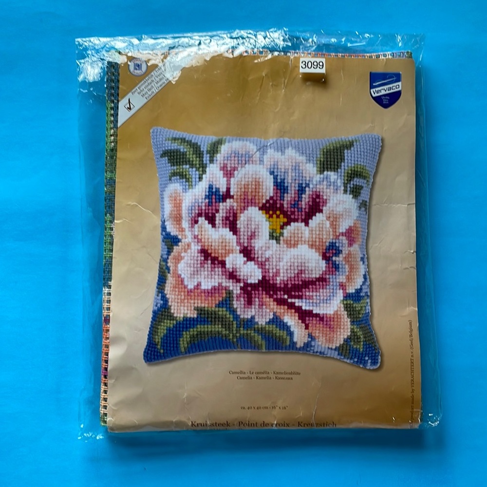 VTG Cross Stitch Kit Camellia Easy